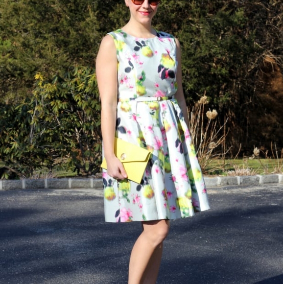 Green Flower Dress 👗 - Picture 3 of 9